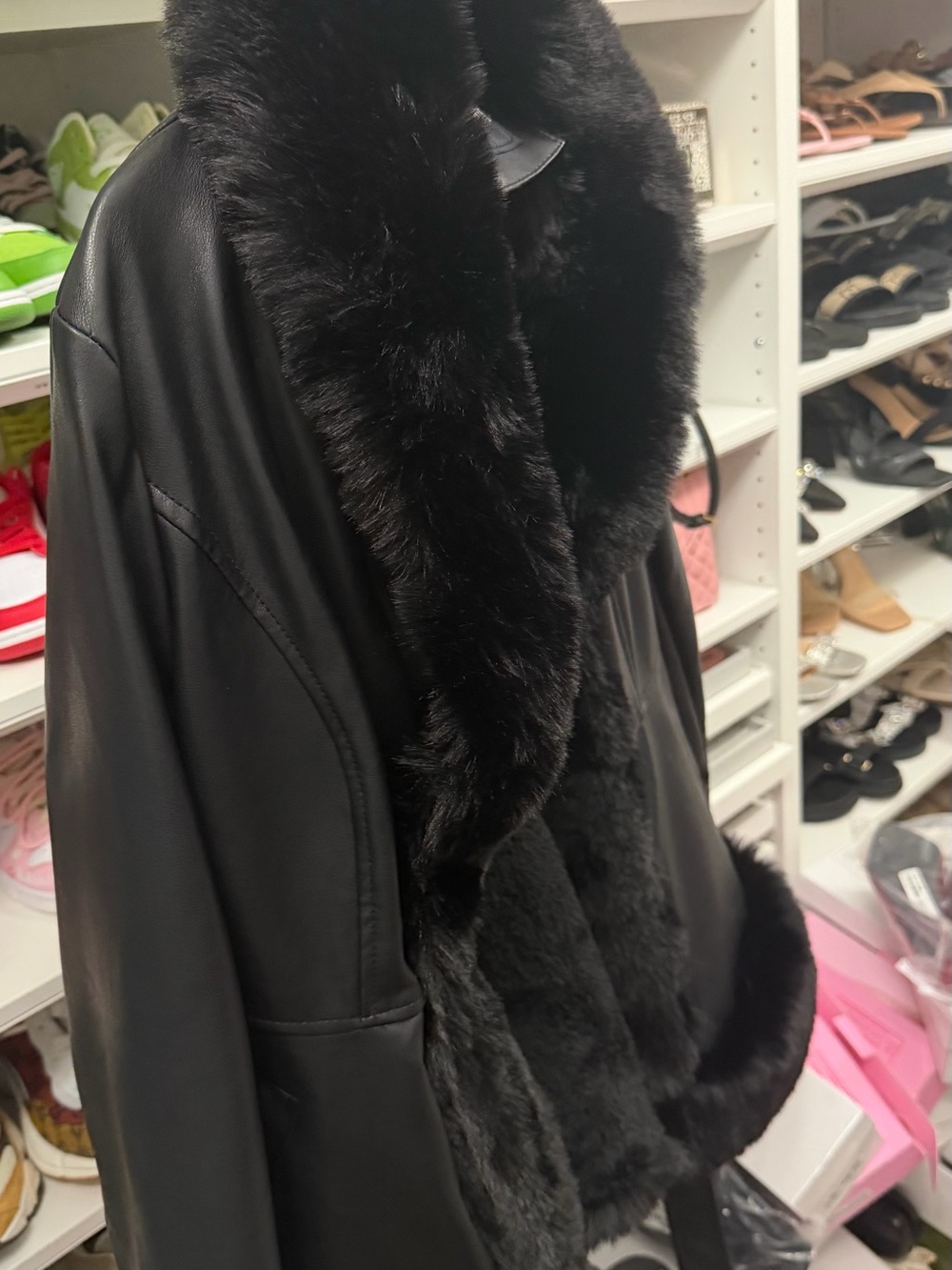 GRAN ORIENTE Faux Leather Peplum Jacket with Faux Fur Trim - M - Picture 12 of 12